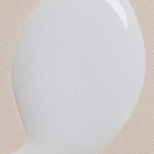 LOVE smoothing lightweight milk for frizzy hair