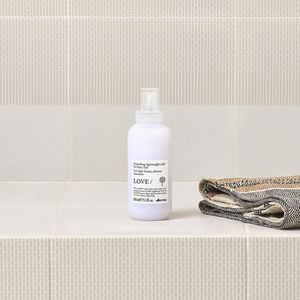 LOVE smoothing lightweight milk for frizzy hair
