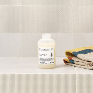 LOVE curl-enhancing shampoo for curly hair
