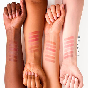 BLUR SOUFFLÉ bálsamo labial nude