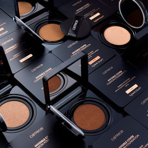 INVISIBLE COVER Foundation