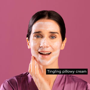 Express Beauty Illuminating and retexturizing facial mask with artichoke, AHA and PHA